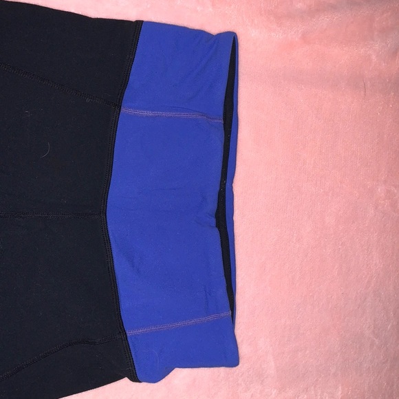 Black Lululemon capris - Picture 3 of 4